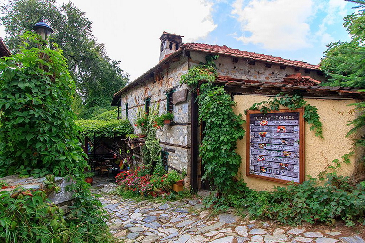  Palaios Panteleimonas 